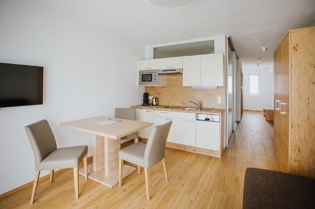 Apartmenthaus Strasswirt De Luxe 트로폴라흐 외부 사진