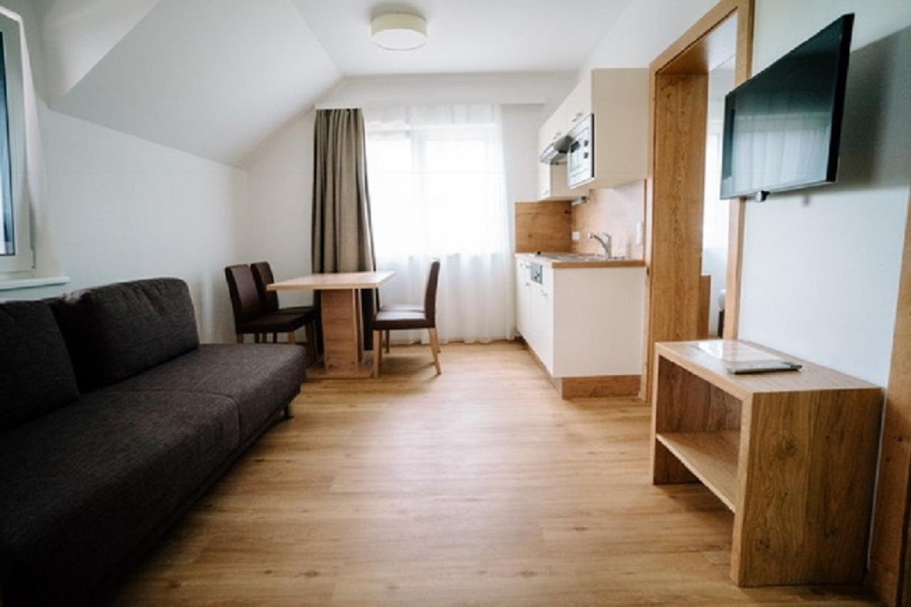 Apartmenthaus Strasswirt De Luxe 트로폴라흐 외부 사진